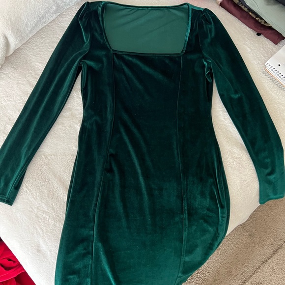 Amazon Dresses Emerald Green Velvet Long Sleeve Dress Poshmark